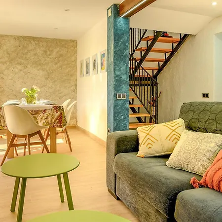 4 Bedroom Gorgeous In Lousame