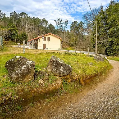4 Bedroom Gorgeous In Feriehus Lousame